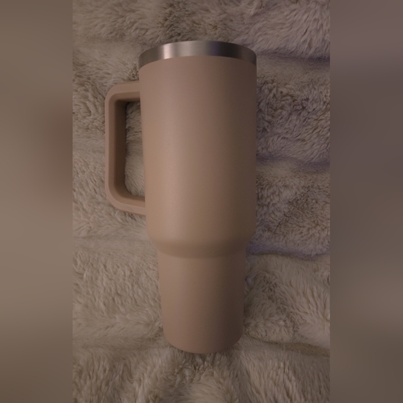Stanley Beige Driftwood Tumbler with Handle 40 Oz - Picture 7 of 8